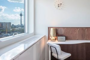  Die Hotelzimmer sind zwischen 18 und 26 Quadratmeter groß und geben einen sehenswerten Ausblick auf die Stadt 