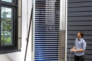  Die solarthermische Jalousie, integriert in ein Doppelfassadenelement 