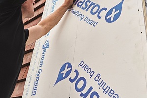  Das Großformat der Platte sorgt für einen schnellen und sicheren Baufortschritt, denn dank der Länge von 3.000 mm kann geschoss-hoch beplankt werden. 