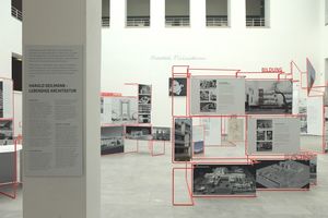  Ausstellungsansicht, ­Innenhof Baukunstarchiv 