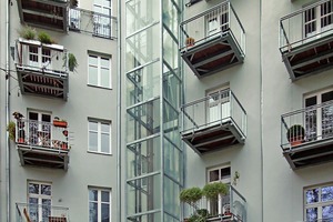  Wohnungen in attraktiven Altbauquartieren sind begehrt. Durch den nachträglichen Einbau von Aufzügen, wie hier in Berlin, lassen sie sich auch für künftige Aufgaben ertüchtigen 