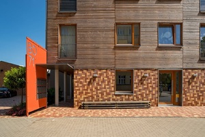  Architekt Torsten Rutsch: „Mit dem Übergang des Klinkerpflasters vom Boden auf die Fassade ist eine schöne Atmosphäre entstanden, über die wir uns jeden Tag aufs Neue freuen.“<br /> 