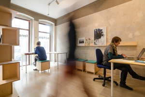  Lokale Initiativen stellen den TeilnehmerInnen Arbeitsplätze für ihre Zeit in Görlitz zur Verfügung. Der Verein KoLABORacja bietet beispielsweise einen Co-Working-Space an 