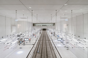  Stadtbahn Karlsruhe Tunnel Bahnsteig Gleise Lichtinstallation 