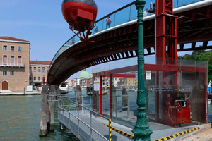  Ponte della Costituzione, Venedig 2014, mit Gondellösung 