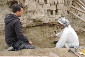  Interkultureller Austausch am Eanna Ziqqurrat (2200 BC) in Uruk/Irak 