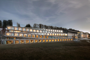  Das Hotel des Horlogers in der Schweiz folgt der Topografie eines Hangs 