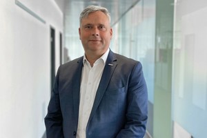  Torsten GrätzSeit Anfang 2021 ist Torsten Grätz kaufm. Geschäftsführer der Cadolto Modulbau GmbH. Aufgrund seiner vorherigen Positionen hat er eine breit gefächerte Expertise in der Organisation von Kliniken sowie im Planen und Bauen von Gesundheitsimmobilien.Cadolto wurde 1890 gegründet und ist ein Unternehmen der Zech Group. Das Modulbauunternehmen ist Spezialist in der Planung und Realisierung von medizinischen Gebäuden. Zum weiteren Portfolio der Gesellschaft gehören Büro- und Verwaltungsgebäude, Labor- und Reinraumgebäude sowie Rechenzentren und Gebäudelösungen für die Telekommunikation. 