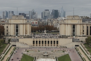  Der Moloch vor den Toren der inneren Stadt: La Defense, Paris, hinter dem Palais de Chaillot 