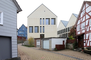  Gast bei Dirk Hebel und Co und Beispiel für Urban Mining: das Rathaus in Korbach (Entwurf/Planung: Arge agn – heimspiel architekten) 