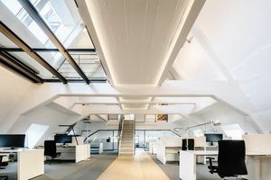  Unter dem Spitzdach sind moderne Bürowelten eingezogen 
