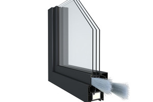  Die Glasfasertechnologie ThermoFibra ermöglicht Fenster ohne Stahl in Maximalgrößen mit einem hervorragenden Uf-Wert von bis zu 0,85 W/m2K. 