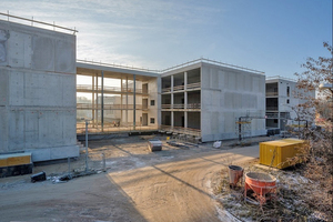  Fertiggestellter Rohbau Foyer und Verbindungsbau 