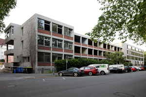  Maria-Ward-Schulen, Nürnberg/Fürth (Entwurf H2M Architekten), Bestandszeile im Abriss, der Neubau hinten 