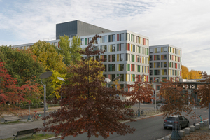 Ein Paradebespiel des modularen ­Bauens: der Luisenblock West in Berlin. Architektur: Sauerbruch Hutton 