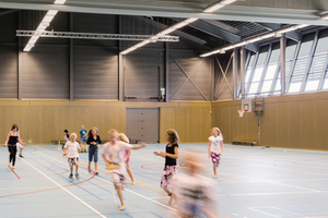  Auch im Schulsport ist eine Beleuchtung der Halle mit 300 Lux gefordert 