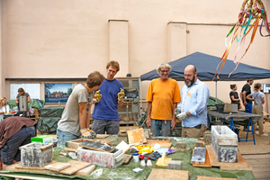  Hanf, Lehm, Textil, Wolle, Pilzmyzel –Baumaterialien selbst herstellen: Workshopwoche mit Experten aus der Praxis 