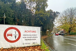  Simpel, aber deshalb wirksam: In Isselhorst/NRW haben Zweiräder auf der Hauptstraße Vorrang 