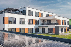  Ein zentraler Aspekt bei der Entwicklung des neuen Verwaltungsgebäudes war die Schaffung von Raum für effektive Zusammenarbeit und Produktivität. Das von JP Spaces und Kleusberg entwickelte Projekt wurde dementsprechend so konzipiert, dass die unterschiedlichen Bedürfnisse der Nutzer ideal abgedeckt werden 