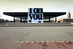  Die Neue Nationalgalerie von Mies van der Rohe während der Ausstellung „I do You“ von Monica Bonvicini (2022-2023). Die Künstlerin entwickelte ihre Installationen und inszenierte sie im Dialog mit dem Gebäude 