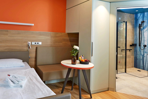  Perfekte Symbiose aus Komfort und Design – die neuen Stationen des DRK Krankenhauses in Chemnitz-Rabenstein bieten durch die Badausstattungen von Keuco ein Design, das visuell wie funktionell auf ganzer Linie überzeugt. Auf diese Weise wird das Interieur zu einem stilvollen Begleiter für Genesung und Erholung 