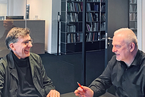  Im Büro von ACMS Architekten in Wuppertal: Jan R. Krause und DBZ-Chefredakteur Michael Schuster im Gespräch über KI-Innovationen 