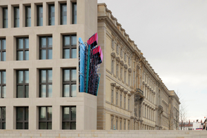  Dort, wo das Röhrensouvenir aus Paris hängt, soll demnächst zeitgenössische Kunst auf den Schlossmehrwert verweisen 