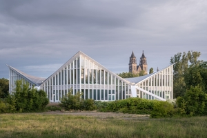  Nach der Sanierung nutzt die Bauherrin, die Stadt Magdeburg, die Hyparschale als Kongress- und Konferenzzentrum 