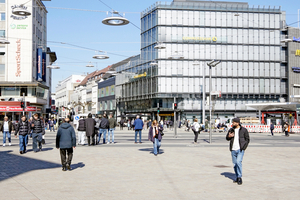  Das Lichternetz fasst den Jahnplatz noch einmal auf einer höheren Ebene 