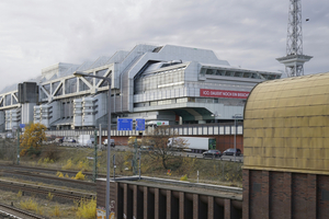  „Dauert noch ein bisschen“ steht am ICC Berlin. Stimmt wohl! 