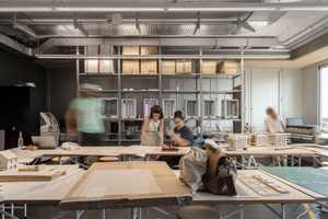  Der neue Masterstudiengang der OTH Regensburg sieht Deisgn als interdisziplinäre Praxis zwischen Technik und Gestaltung sowie Theorie und Anwendung  