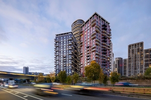  Zwei von vier geplanten Hochhäusern rahmen als Teilquartier The Cascades das urbane Entwicklungsgebiet White City Living im Londoner Westen 