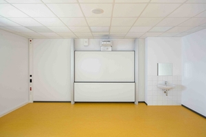  Whiteboards und moderne digitale Lehrmedien halten in den neuen Schulen Einzug. 