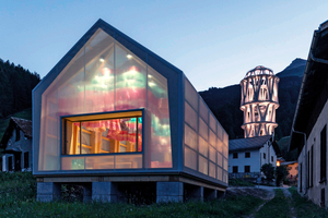  Zuckerbäckerturm mit Gelateria am Pass in Mulegns, Graubünden/CH 