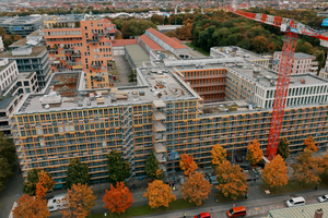   Großer Effekt mit minimalinvasivem Konzept: Im Bürogebäude „New Ganghofer“ in München verbessert der Austausch der Fensterflügel die Energiebilanz deutlich 
