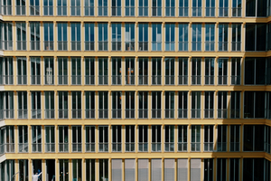  Der prominente Bürokomplex an der Ganghoferstraße in München wird bis 2026 mit neuen Nutzungs- und Designkonzept in ein „Multi-Tenant-Workspace“ transformiert 