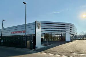  Strategisch gewollt und auch gut gedämmt - das Porschezentrum in Leipzig nahe der Neuen Messe 