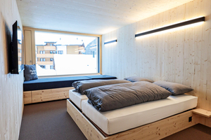 Puristische Gestaltung im Revier Mountain Lodge Saas-Fee