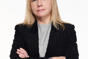Angela Kreutz verantwortet seit 2009 die Geschäftsbereiche Kommunikation und Objektmarketing der blocher partners-Gruppe. Sie studierte Sozialwissenschaften in Mainz und Kunstgeschichte in San Francicso, arbeitete als Redakteurin bei der Frankfurter Societätsdruckerei, danach beim Deutschen Fachverlag. 2002–2009 war Kreutz in der Kommunikationsberatung tätig