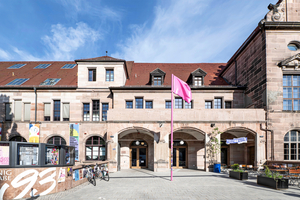  Die bewegte Historie des Künstlerhauses Nürnberg zeugt von über 100 Jahren wechselhafter Zeitgeschichte und reicht vom Parteiheim der Nationalsozialisten über einen Club der amerikanischen Streitkräfte bis hin zum selbstverwalteten Jugendtreff 