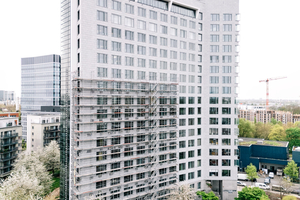  21 200 m2 Gesamtmietfläche auf 18 Geschossen zählt das 2001 errichtete Bürohochhaus 