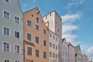  Nordansicht danach – eine Herausforderung für die Planenden: Grundstücksgrenzen sind in der dicht bebauten  Regensburger Altstadt verwoben  