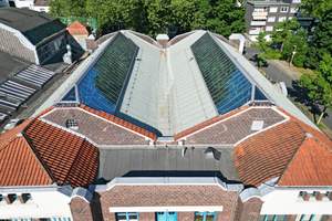  Bis zu 20 m lang sind die Firstverglasungen und Lichtbänder, die Glasolux für die Flottmann-Hallen konstruierte, fertigte und montierte 