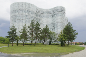  In die Jahre gekommen, nun wird angepasst: das ikonische IKMZ in Cottbus von HdM  