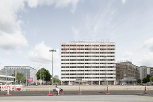  Bestandsfassade Bauteil A, Blick vom Alexanderplatz 