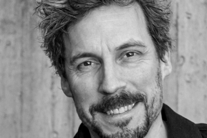  Das Gespräch zwischen Prof. Dr. Julia Gillen, Leibniz Universität Hannover, Vorstand Institut für Berufspädagogik und Erwachsenenbildung, und Tim Rieniets, Professur und Studiendekan, Fakultät für Architektur und Landschaft, Leibniz Universität Hannover, fand am 4. November 2025 statt. 