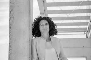  Autorin: Univ.-Prof. Dr.-techn. Sigrid Brell-Cokcan ist Gründerin und Leiterin des Lehrstuhls für Individualisierte Bauproduktion an der RWTH Aachen und Präsidentin der Association for Robots in Architecture 