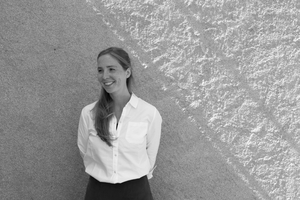  Christina Sonnborn, M. Sc. Architektin ist ­Wissenschaftliche Mitarbeiterin und Doktorandin am Lehrstuhl für Baukonstruktion, Entwurf und Materialkunde an der Bergischen Universität Wuppertal und Gesellschafterin des Architekturbüros noda studio. Ein ähnlicher Artikel der Autorin wird in der Publikation „Zirkulär! - Fundamente und Postulate einer kreislaufbasierten Bauwirtschaft“ von Dirk E. Hebel und Annette Hillebrandt (Hg.) erscheinen 