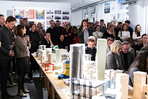  … begleitet wurde die „Elbtrauer“ durch eine eröffnende Diskussion u. a. mit den Architekten Prof. Andreas Garkisch, Nick Förster und André Poitiers sowie dem Journalisten Christoph Twicke  