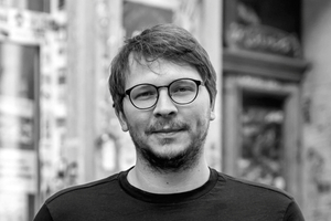  Tobias Maisch, Mitgründer des Büros FRIDA Architekten. Seit 2021 zudem Vorstand des Bauforum Dresden e. V. Er wurde 2022 als Professor an die IU Internationale Hochschule im Fachbereich Architektur berufen, wo er seit 2023 den Studiengang Architektur leitet 